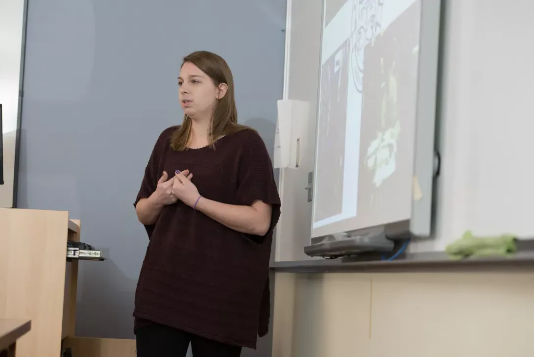 Student in Communication Studies giving a presentation in class